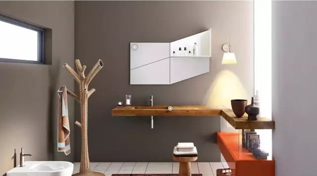 都叫“实木浴室柜”，但纯的实木柜和冒牌实木柜长得不一样